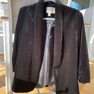 Chic Black Velvet Blazer